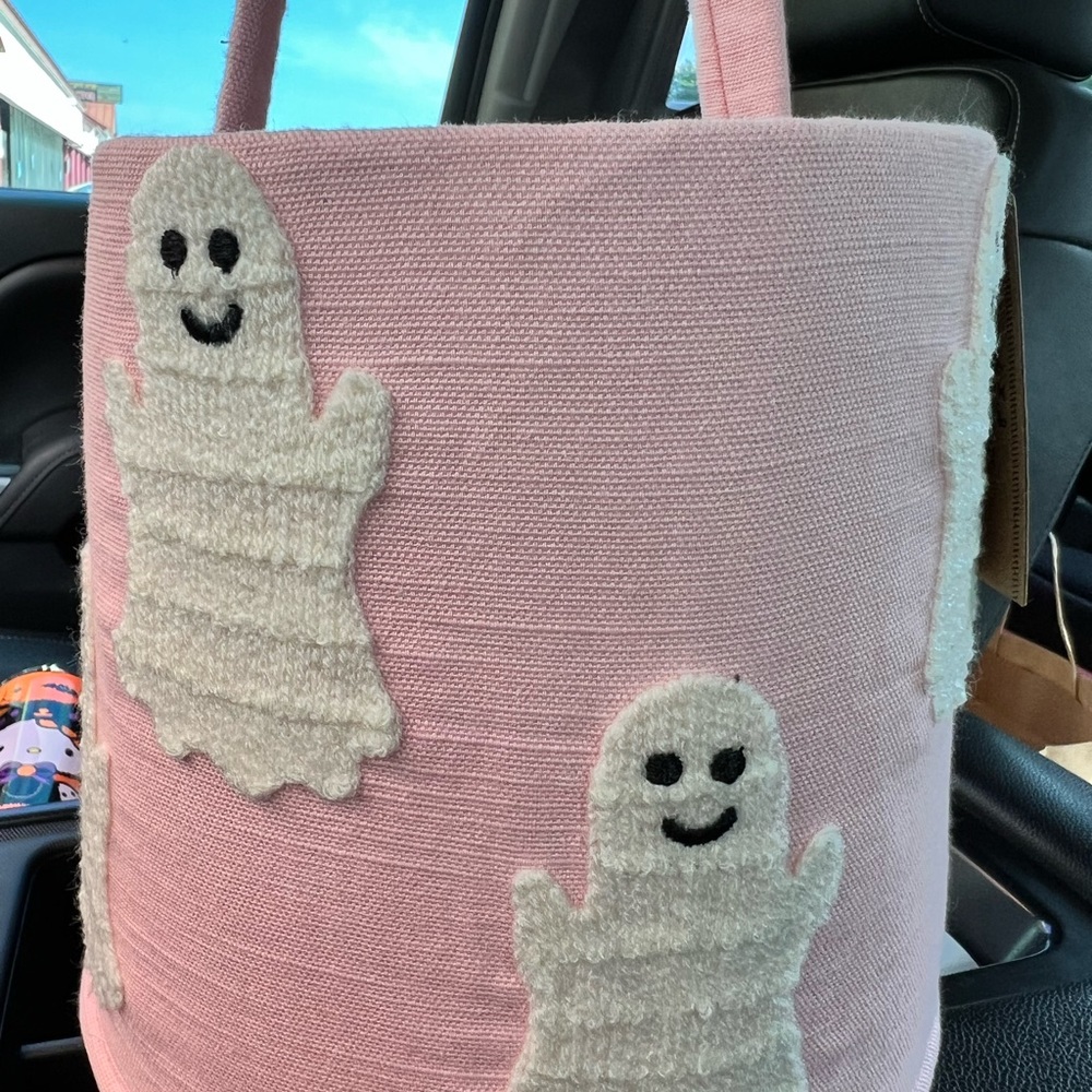 Pink Cloth Ghost Bucket